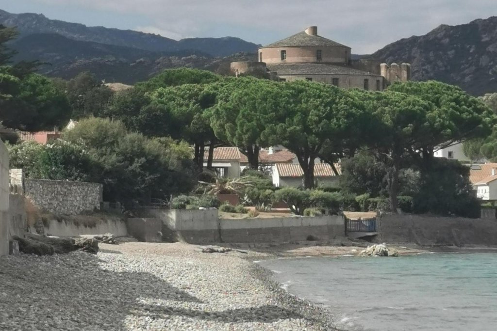 Our Corsica Places team have been busy in the last 24 hours. Visiting St Florent, La Roya Beach, and Oletta. Have a look at their wonderful images of the St Florent Citadel and dinner in L’lle Rousse.  Keep viewing our social media for more updates. 
bit.ly/3j5ON0X