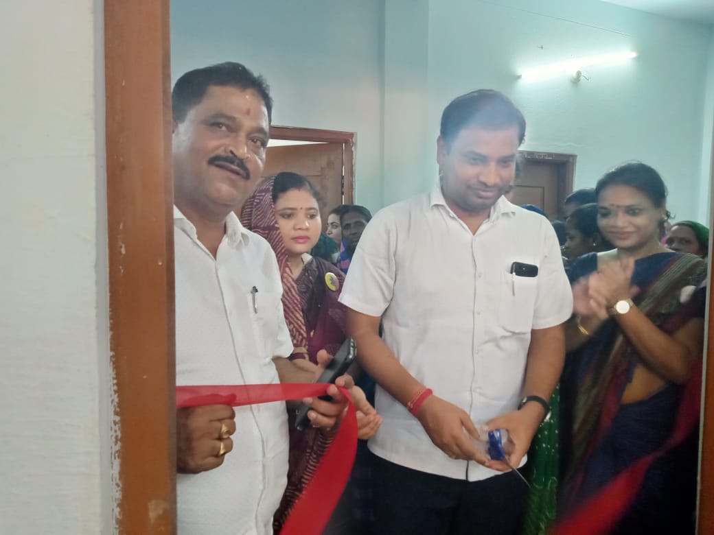 ପୁରୀ ଜିଲ୍ଲା #ଅସ୍ତରଙ୍ଗ ବ୍ଲକ ଅନ୍ତର୍ଗତ କୋରଣା ପଞ୍ଚାୟତର ବନ୍ତିଳ ଗ୍ରାମରେ ମାନ୍ୟବର ଗୃହ ଏବଂ କ୍ରୀଡ଼ା ଓ ଯୁବ ବ୍ୟାପାର ମନ୍ତ୍ରୀ ଶ୍ରୀଯୁକ୍ତ ତୁଷାରକାନ୍ତି ବେହେରା ଙ୍କ ସହ #ଗ୍ରାମୀଣ_ଦକ୍ଷତା_ଓ_ବିକାଶ ତାଲିମ କେନ୍ଦ୍ରର ଉଦ୍ଘାଟନୀ ଉତ୍ସବରେ ଯୋଗଦାନ କରିବା ଅବସରରେ।।