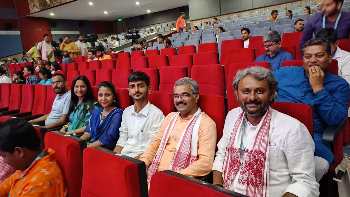 tapannnn's tweet photo. लोकमंथन २०२२
दिवस-१
संघ परिवार के विविध सदस्य गण व आमंत्रित वक्ताओं से ज्ञान प्राप्ति का पावन अवसर प्राप्त हुआ।।

#लोकमंथन @kumarnandaj  @RSSorg  @himantabiswa  @DattaHosabale @iAshwani_Sharma @ABVPVoice https://t.co/JS7lu8Scbk