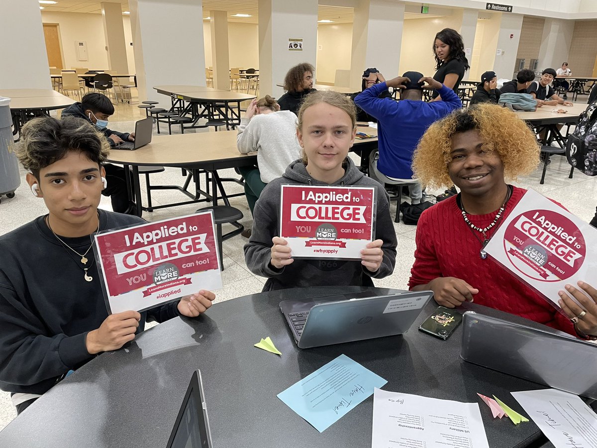 CCR_WarrenTwp's tweet photo. @WCHS_Warriors College Application Day” 600+ Ss began applications, sent transcripts, researched scholarships and spoke with military recruiters. Ss also explored Next Level Jobs. A day to prepare for all post high school career plans! #lifereadiness #journeyofagraduate https://t.co/MkBLp17Gqa