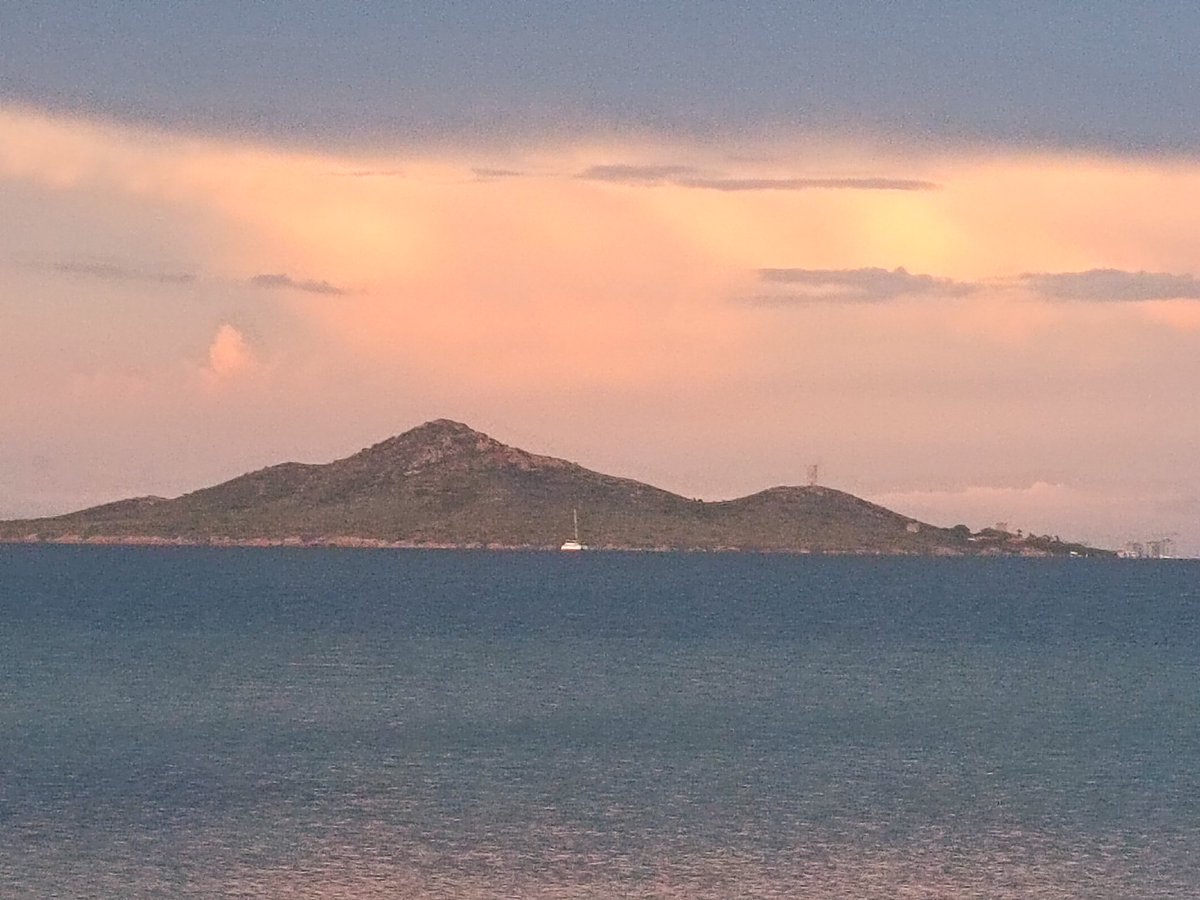 legn58lg's tweet photo. Desde Los Nietos. Cartagena https://t.co/D1YNxElqk0