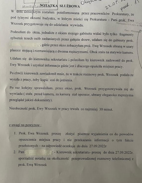 MariuszGierszew's tweet photo. Prokurator Ewa Wrzosek może mieć postępowanie służbowe za próbę udzielenia wywiadu telewizyjnego. Została już wezwana do udzielenia pisemnych wyjaśnień -opuściła miejsce pracy. Szefowa prokuratury obserwowała ją z okna. Wszystko opisała w notatce służbowej. @RadioZET_NEWS https://t.co/NPkHOH9suq