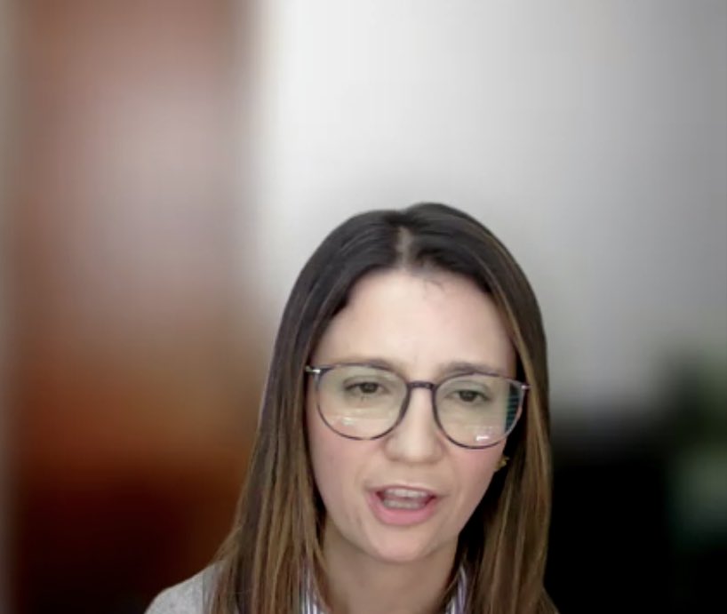 CamaraVerdeOrg's tweet photo. Catalina Ricaurte, profesora del @CESA_edu , presenta acerca de #finanzasclimaticas en #climateweekcolmex2022 - Inscríbete en https://t.co/rmj5ijvqpU @CBI_CC @SFCsupervisor @MinAmbienteCo @susanamuhamad @IreneVelezT @manuel_rodb @PrensaJuridica @limlatam @NadiaStand https://t.co/kyETvKueLm