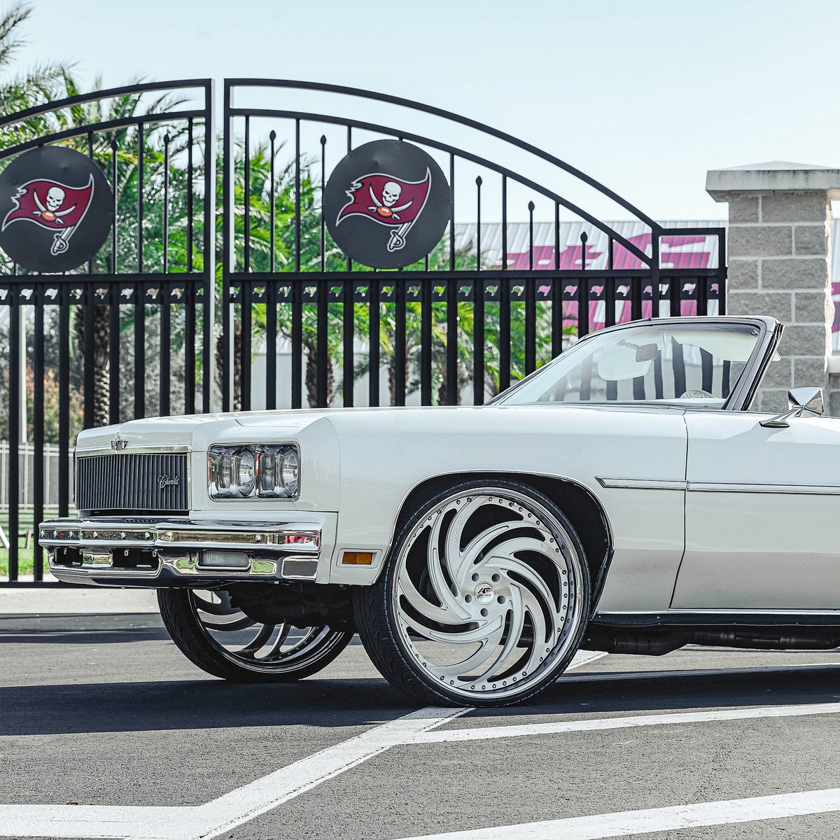1975 Chevy Caprice on Amani Forged Parlo wheels
.
.
.
.
#amaniforged #teamamani #teamamaniforged #amaniforgedwheels #wheels #wheelsforsale #bigwheels #custom #customwheels #customfinish #customfinishes #wheelgang #amaniforgedtakeover #Chevrolet #Caprice