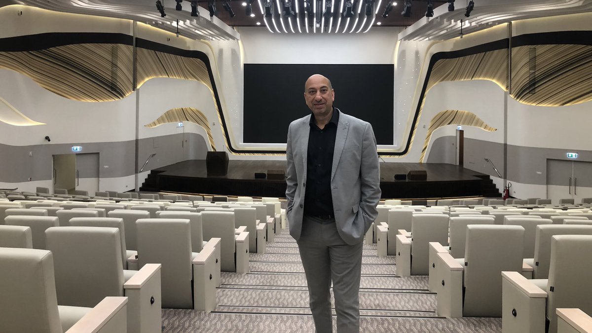 ayubkhan786's tweet image. Warm welcome to the #MBRLibrary the new cultural beacon in the USE includes nine specialised departments , over 1 million print and digital books, and more than 6 million research articles. #Dubai