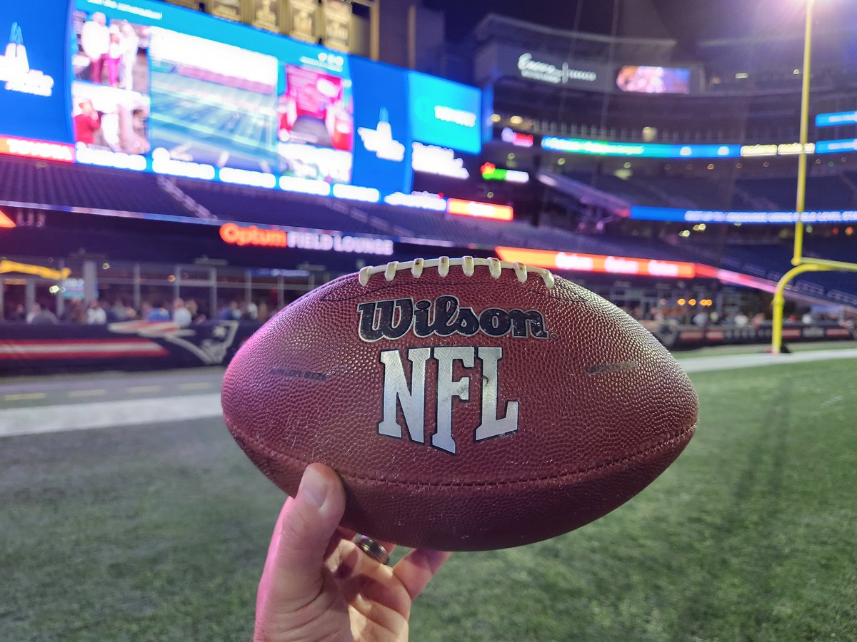 Esscolab's tweet photo. We just wrapped up another year at the #ISPE Product Show at Gillette Stadium. It was a great time! Thank you to @ISPEBoston for another educational product show, and thank you to everyone who visited us. | #ISPEBoston #BostonBiotech https://t.co/ZDGiNgSmKI