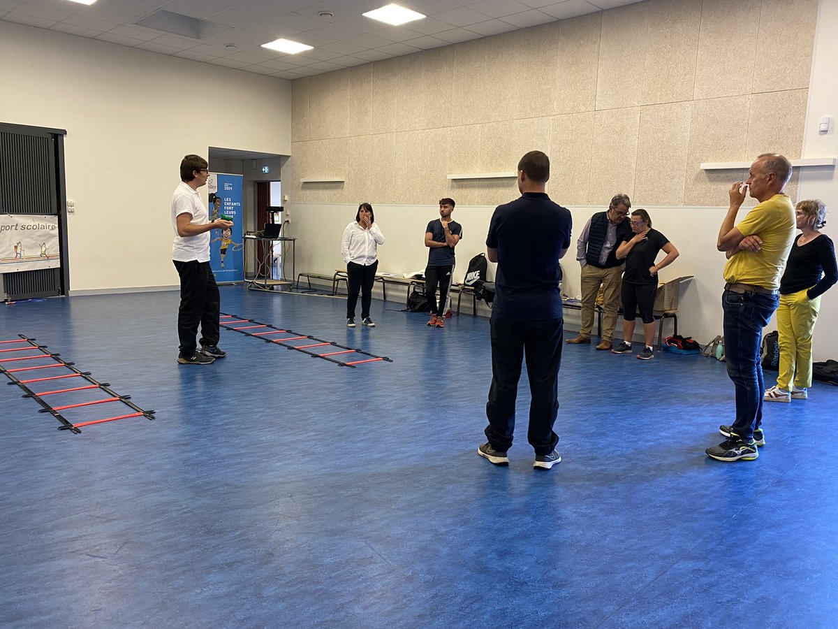 jpvegee's tweet image. Dans le cadre des Championnats de France 2023 de badminton et de la dynamique locale, signature de la convention tripartite avec l’@Usep35 et la @DSDEN_35 suivie d’un temps de formation. @FFBaD @badfrance2023 @pepanier