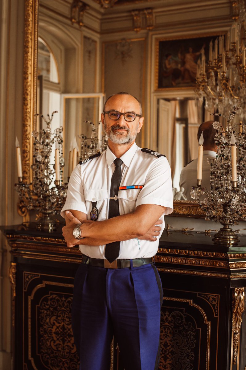 SamMks4's tweet photo. Barrettes de sourire 😊 

#gendarmeriedepartementale #gendarmerie #gendarmerienationale #officier #officiergendarmerie #gendarme #jeudiphoto https://t.co/5jwQmNzOL3