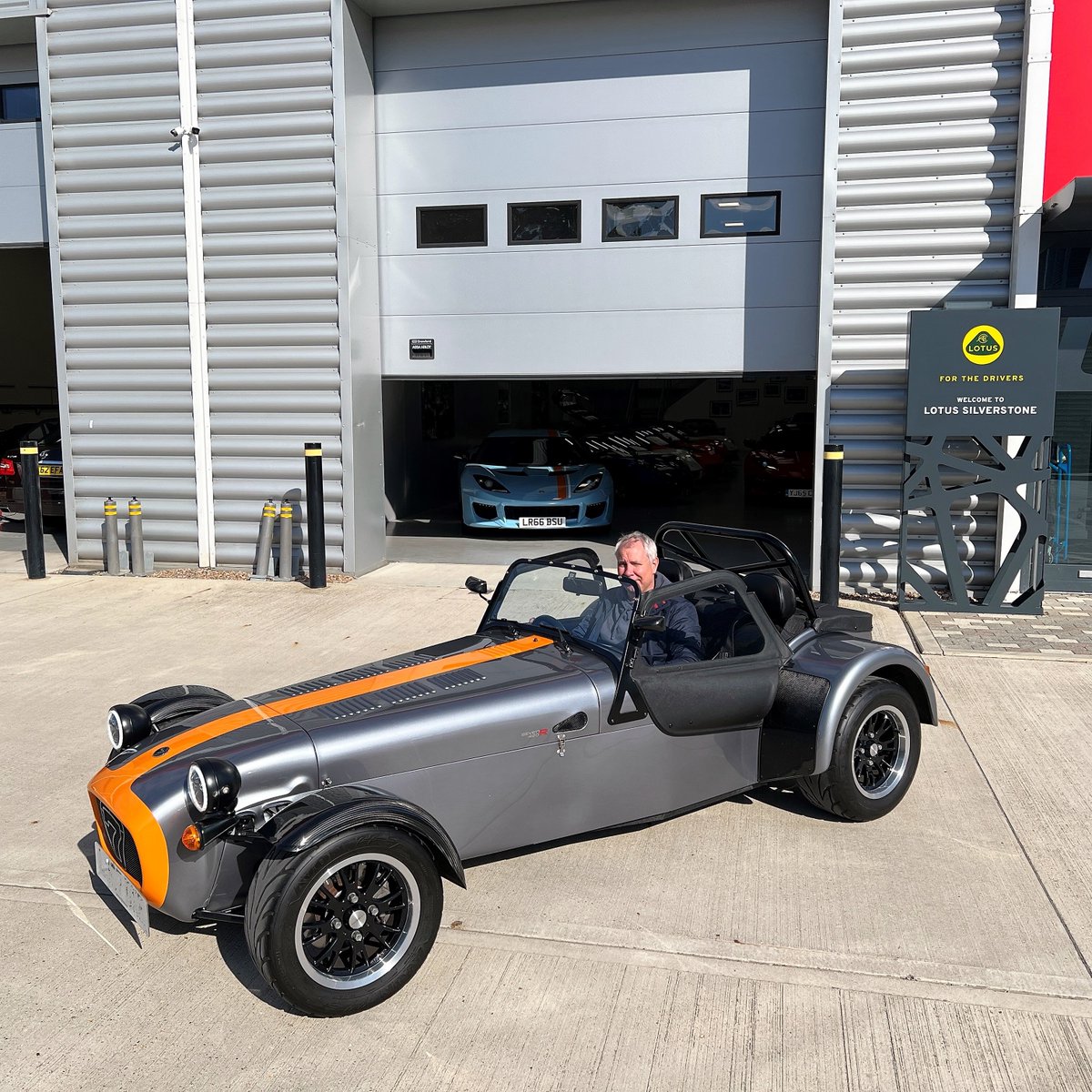 Simon has the GRIN! 😁 

Following a recent Caterham hire, Simon realised he needed to be a Caterham owner and sharpish! Fast forward 4 weeks and here we are......

Enjoy! 😎

Car: Caterham 420R

#TheGrin #LCS1117 #Caterham #Caterham420R #NewCarday #fastcars #sportscar #cars