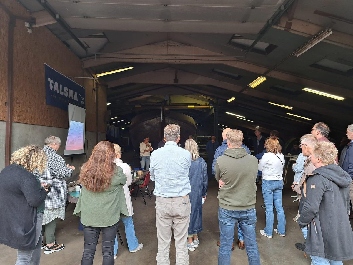 CDATytsjerkste2's tweet photo. Vanmiddag zijn wij als raden van 8KTD op werkbezoek bij het werkgelegenheidsproject Beurtschip, een gezamenlijk project van de gemeenten @Achtkarspelen en @tdiel.Een geweldig project met prachtige resultaten, al veel kandidaten hebben de weg naar een betaalde vaste baan gevonden. https://t.co/KZ29ryB7xX