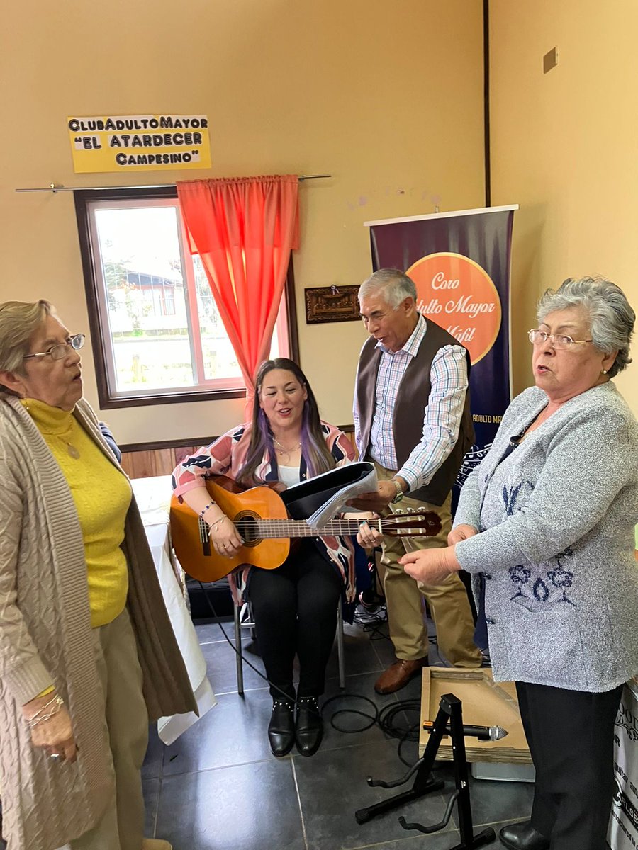 FEGAMVald's tweet photo. #Máfil: Nos Fuimos a la comuna de Máfil y ofrecimos un almuerzo con productos del mar de #PescaResponsable en el Centro Comunitario del Adulto Mayor, gracias a todos los entusiastas participantes. #IslaDelRey #Indespa #Fegam #yonocompropescailegal https://t.co/05OhLuBC35