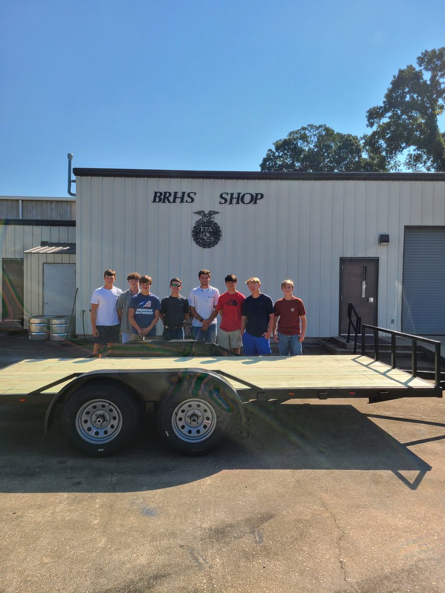 _jkwilliams_'s tweet photo. Welding students have been hard at work to build this custom 8x16 flatbed trailer from scratch. Last year's class started it and this year's class finished it up. These students have been able to take the welding skills they have learned and apply them in a practical way! https://t.co/wx7BfnOiWE
