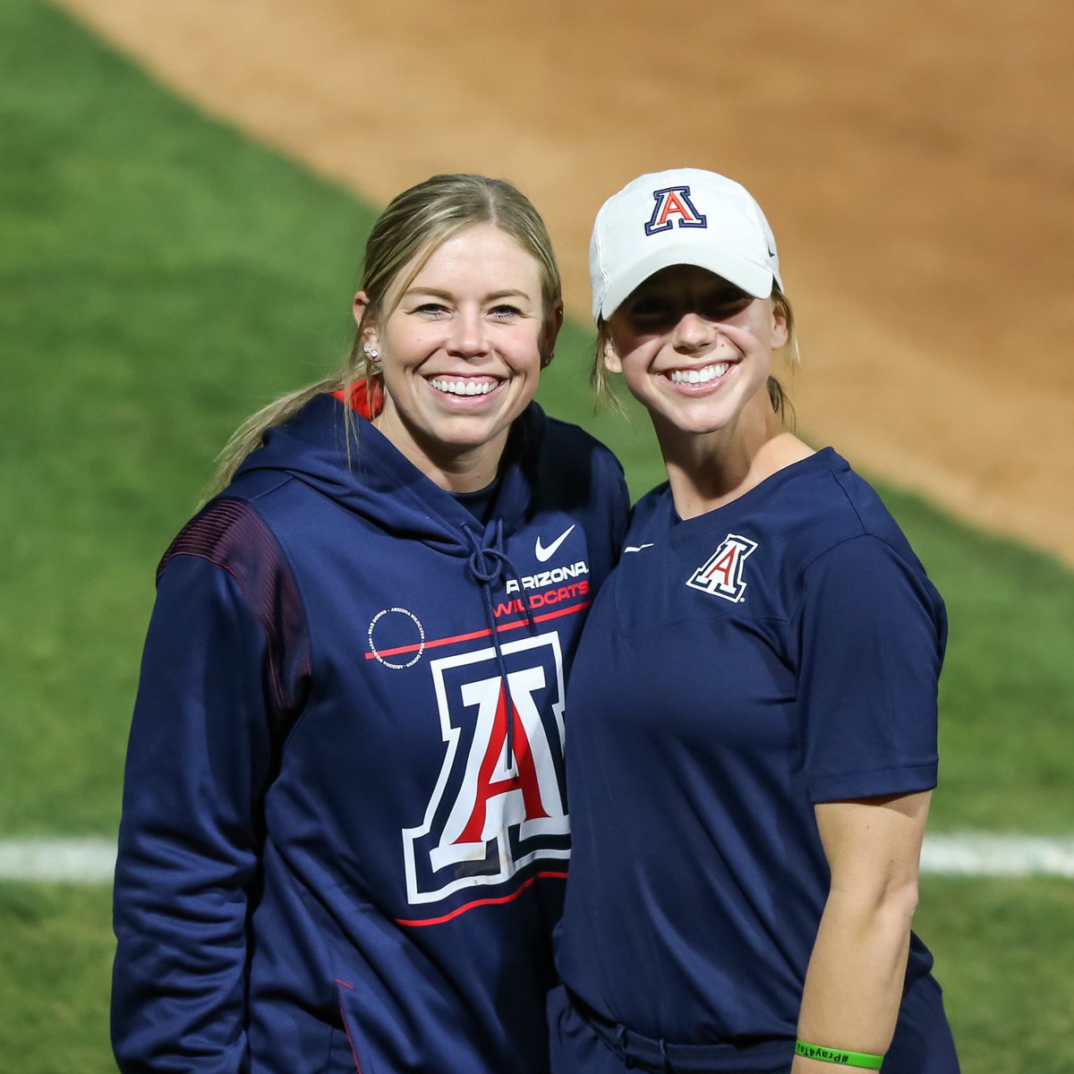 ArizonaSoftball's tweet photo. Happy #EQAppreciationWeek to the best equipment manager there is!
Weβre so lucky to have you on our team, Emily!
#WEMOY https://t.co/gvHlfElNj8