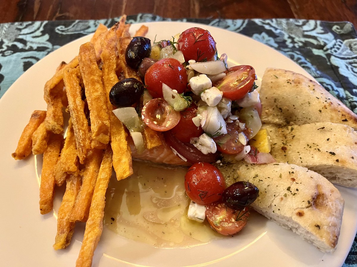 OceanTapas's tweet photo. Salmon with Greek veg, twice!  And, on the third night, Alaskan halibut with Greek veg. My latest favorite homemade dish : ) https://t.co/QfyqDyzuTb