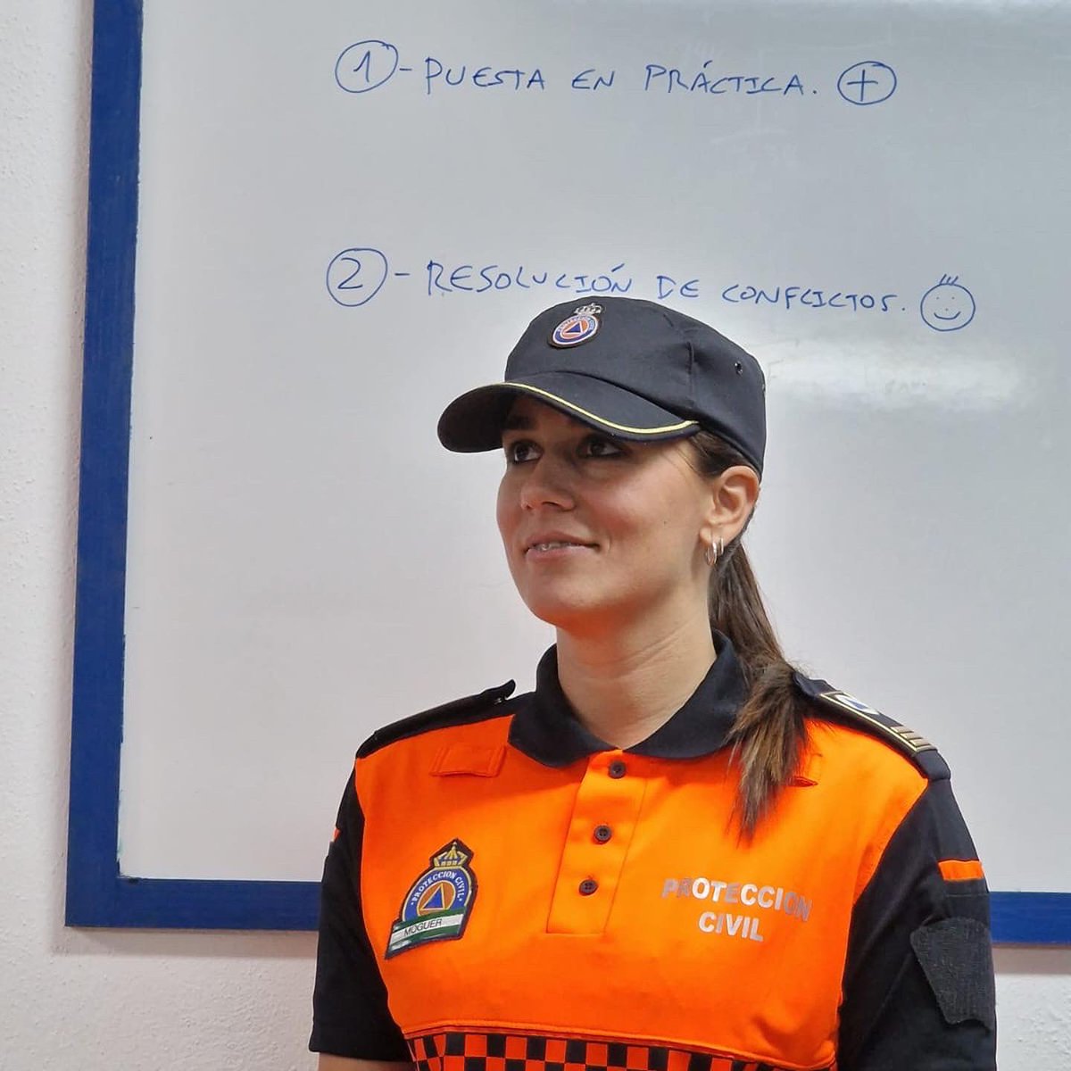 PCMoguer's tweet image. 🔊Esta tarde ha sido nombrada la compañera @Palomi_19 Paloma Domínguez  Jefa de agrupación y voluntariado tras ser elegida por unanimidad de la plantilla , convirtiéndose así en segunda de a bordo de este ilusionante proyecto de agrupación . 
🧡🫡Enhorabuena compañera 👏🏻 👏🏻