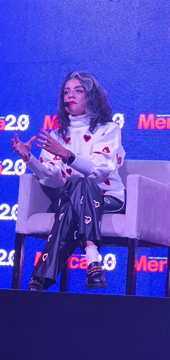 Juliana Martinez tweet media