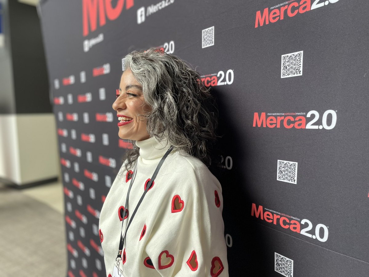 Juliana Martinez tweet media