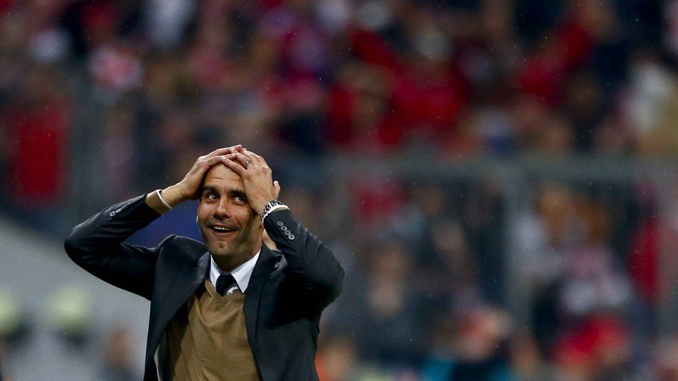 geglobo's tweet photo. Há sete anos, essa imagem entrava pra história!

Quem sabe o que causou a reação do Guardiola? 👀 #ge https://t.co/4Uj29BlabL