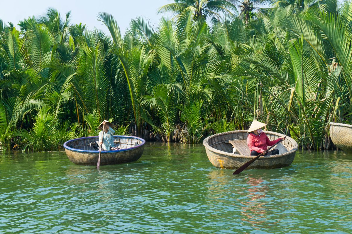 emrosewanders's tweet photo. So here’s a few more! #Vietnam #HoiAn #HaNoi https://t.co/ekP2WMWM0N