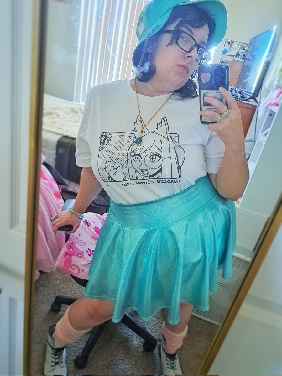 raccoonfurby's tweet photo. Styling the clober shirt so excited to finally get my clerch from the green freak thank u ilu smmmmm ๐ฅบ๐ฅบ๐ฅบ๐๐๐ #cloverch https://t.co/CguoCgCuWy