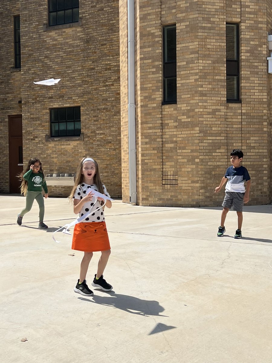 stefniehancock's tweet photo. Physical change day in science means it’s time to make paper airplanes, origami creatures, and identify other ways to change the physical properties of paper in our teams! #NoPlaceLikeAHISD @Cambridge_AH @AHISD #Steam #EngagedClassroom https://t.co/U3vmeZKc04