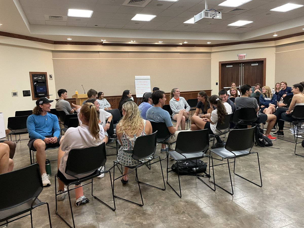 Huddle Up tweet media