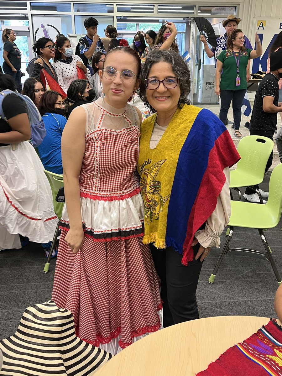 arlingtontechcc's tweet photo. Thanks for this event today! @APSCareerCenter had a joyful parade celebrating Hispanic heritage! @TheAcademy_ACC @ACC_EL_Inst @PepProgram https://t.co/x2itdgEAxl