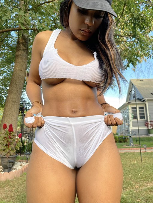 I’m always wet ? https://t.co/vQ40KHsHN8