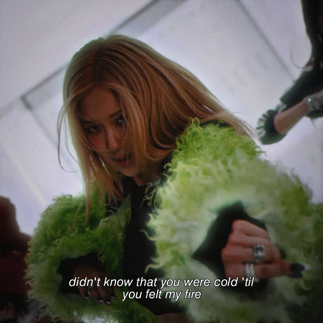 wordsbyBP's tweet photo. rosé in typa girl https://t.co/LJw7wPmhmr