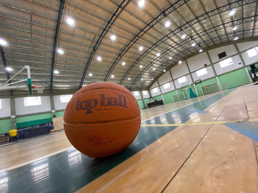 Otra vez un concejal de JxC planteando políticas para ajustar el presupuesto del deporte y haciendo referencia al “Césped Sintético”. Tengo la suerte de participar en la comisión de un club donde pasan más de 650 deportistas, la mayoría menores o infantiles.

(Hilo)👇🏼