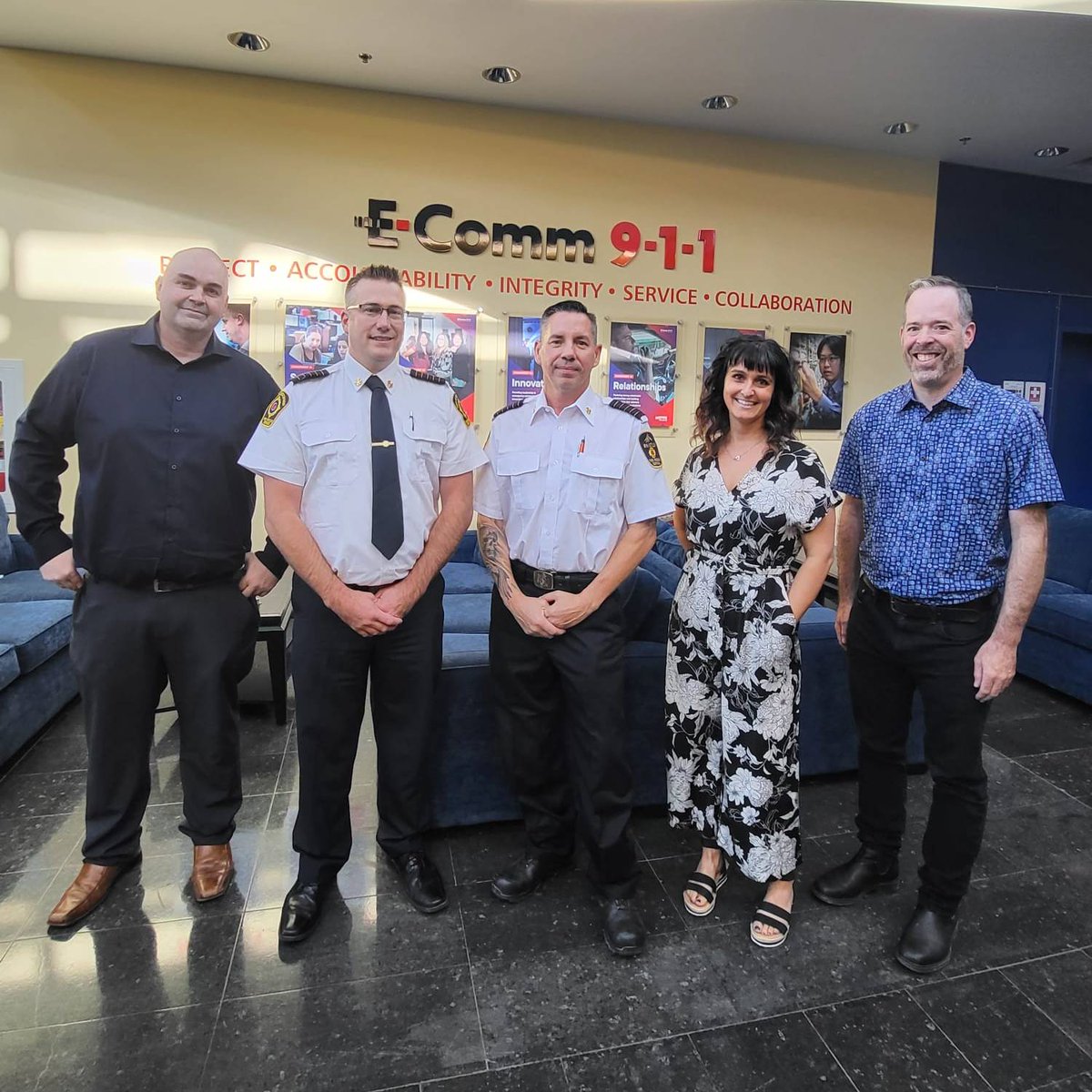 EComm911_info's tweet photo. Today Whistler Fire Rescue Service’s Chief Doherty and @AbbotsfordFire’s Chief Peterson visited E-Comm to learn more about 9-1-1 operations. #911BC #ProudPartners @RMWhistler https://t.co/yMmOjqoDQW