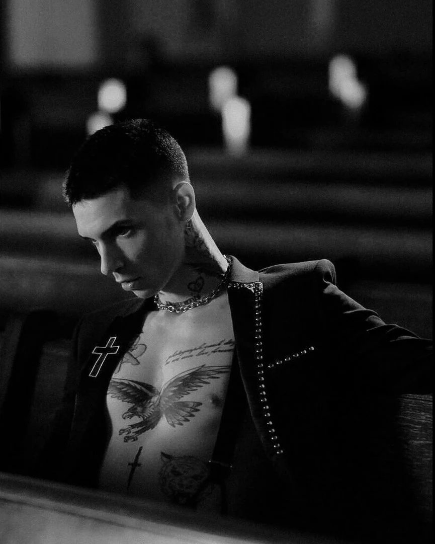 AlyssBiersack's tweet photo. ๐คโจNow I know I'm more than all of my scarsโจ๐ค
#saviourII #blackveilbrides #bvbarmy @blackveilbrides
@GhostWhoHaunts @andyblack @JinxxBVB @LonnyEagleton @JakePittsBVB @christiancoma https://t.co/nEfV3CZlvT