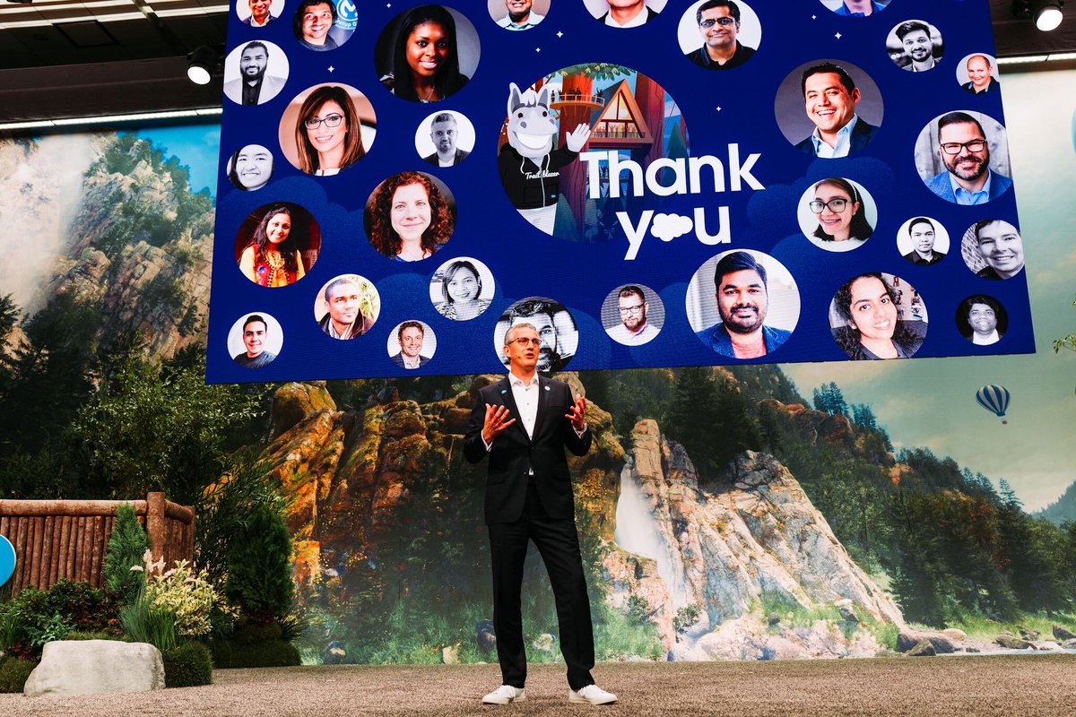 MuleSoft's tweet photo. That’s a wrap on our #DF22 MuleSoft Keynote! 🎉✨ In case you missed it, you can still catch it all here: https://t.co/6ouxxDgw97 https://t.co/dpOkN4rjJF