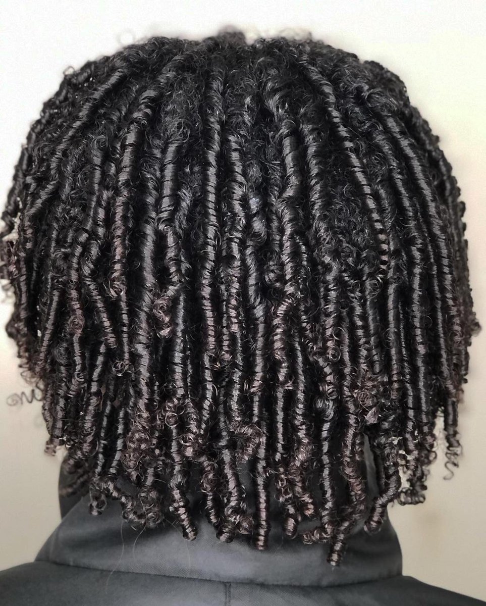 olaplex's tweet photo. 🌀CURL REVIVAL🌀
You too can create gorgeous curls in salon with #OLAPLEX:
💪Begin with an in salon OLAPLEX Stand Alone Treatment™️ with N°.1 & N°.2 for the ultimate repair & strengthening.
💧Follow up with our 4-IN-1 Moisture Mask.
✨#OLAtexture
Hair by: @novaperruquers https://t.co/Y1TfM4qJBr