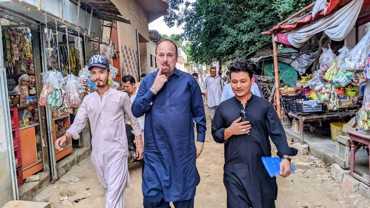 MuhammadessaCh1's tweet photo. #PakistanTehreekeInsaaf #MNA #Aftabjehangir SAHAB visited with #MEssaChangezi working #Sewerageline project is at Manghopir Yaqoob shah basti karachi . https://t.co/drXKVpgPSF