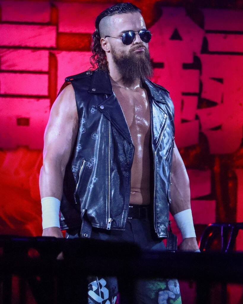 Gonna need a shot of Jack before I step in that ring……maybe three…. to knock the cobwebs out from Super Storm. Best of luck @AllDayEricaTB. Let’s paint the town red, darlin.