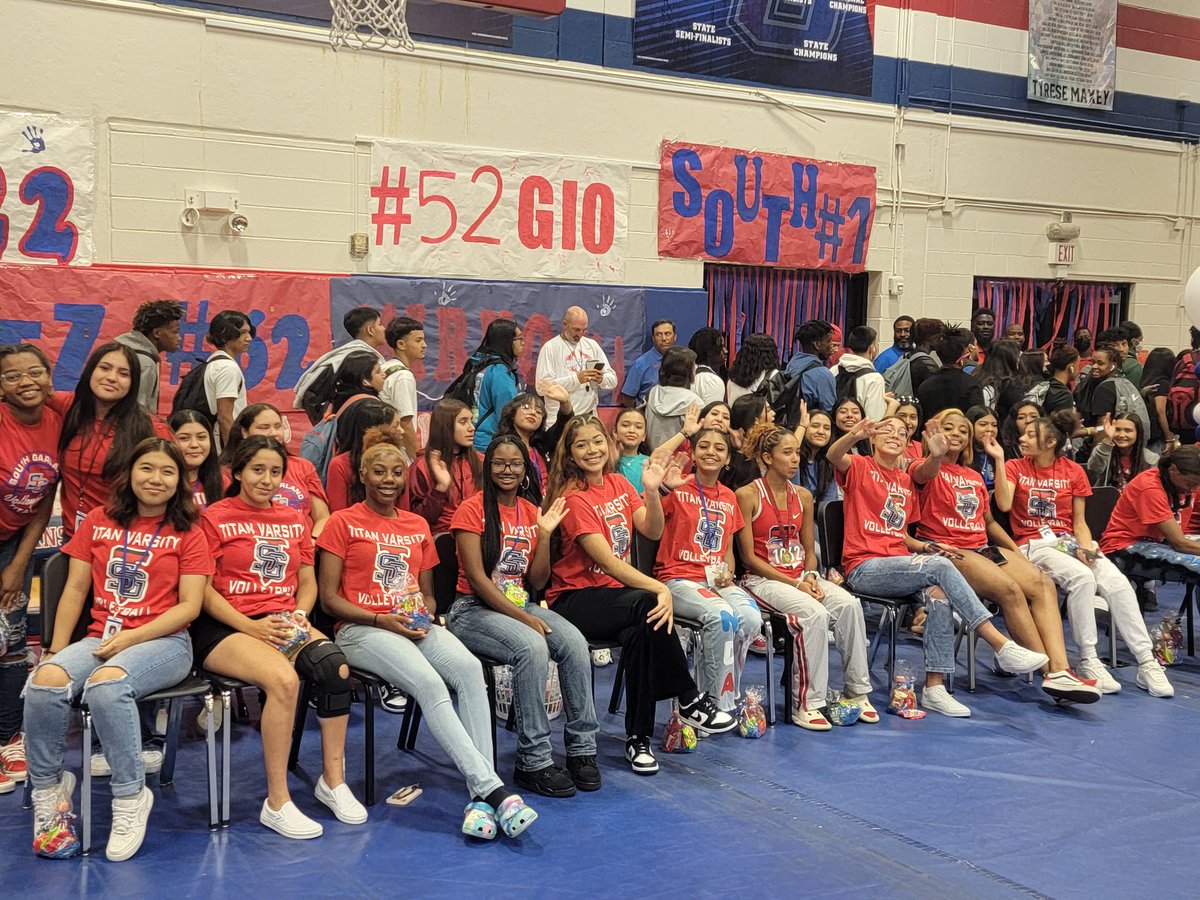 SGHS_Vball's tweet photo. It's Homecoming https://t.co/vDoeitBXMm