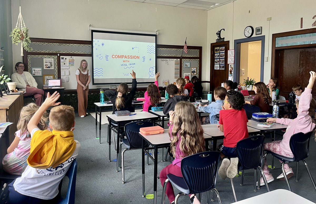 tcunningham312's tweet photo. Today our @LPS_EIP teacher @chloetomney taught us about compassion and giving back to the community. Tomorrow we will take all of our food donations we collected to the little free pantry to give back to our community #lpsleads https://t.co/o3XaBw1Ot3
