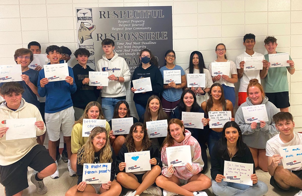 FPSDistrictWI's tweet photo. Last Friday was #IApplied Day for the @FranklinSabers -- staff and students shared reasons why and where they applied for continued learning past high school. Staff also sported college attire as a way to show pride in further education. #BetterPlaceToLearn #prideFPS #1FPS https://t.co/1CQyigutyE