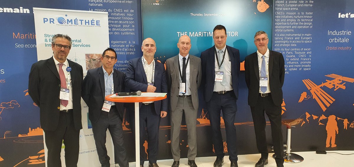 ariel_fuchs's tweet photo. Clap de fin en forme d'apothéose pour @ConnectbyCNES @IACParis2022 avec la session #maritime avec @SGMer et signature de la convention entre @CNES et @PoleMerBA @PoleMerMed et les startups @eodyn @iSeaNews @dicefr et Prométhée qui a signé avec @navalgroup #innovation #newspace https://t.co/dREJx5Gzct