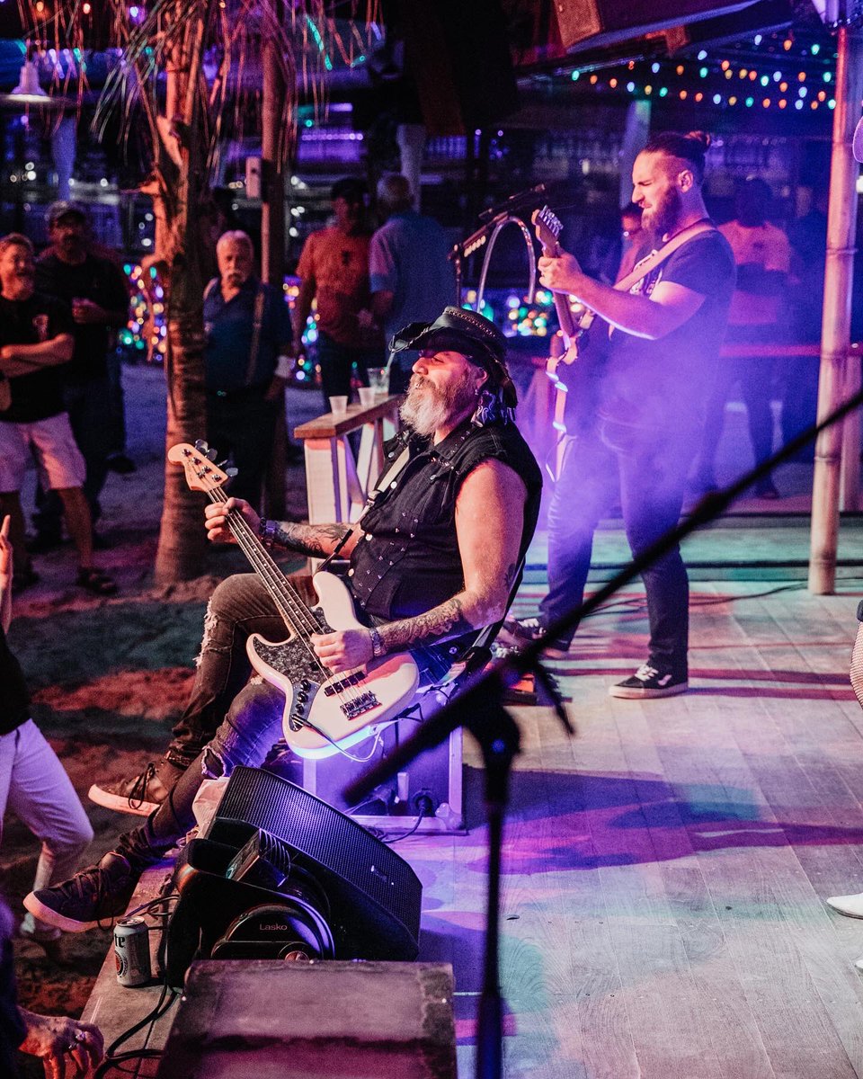 TripleRailTurn's tweet photo. @SeacretsUSA // Bike Week // Night 2 https://t.co/CMHUZwoPkn