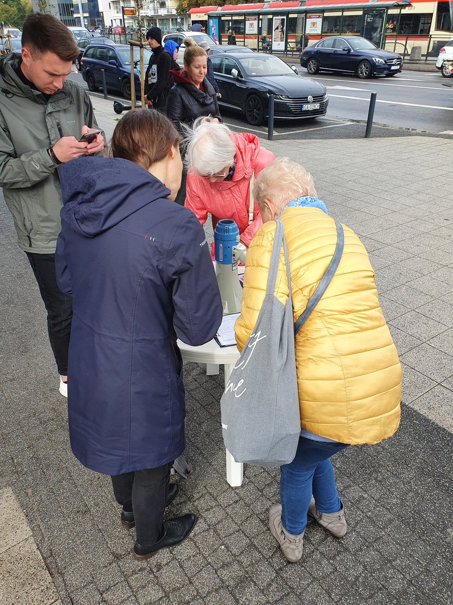 📣 Nawet deszcz nam nie przeszkadza gdy zbieramy podpisy dla projektu #UstawaObywatelska autorstwa <a href="/iwonahartwich/">Iwona Hartwich</a> o podwyższeniu #RentaSocjalna ‼️

🔥Dziś w <a href="/gdansk/">Miasto Gdańsk</a> przy wsparciu <a href="/pomaska/">Agnieszka Pomaska</a> i <a href="/_jakubwrobel_/">Jakub Wróbel</a> ✌️