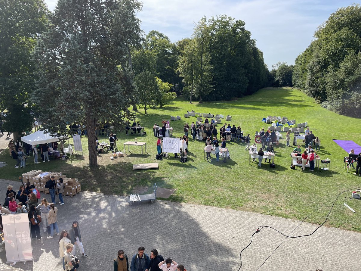 ALeroyNEOMAbs's tweet image. Journée spéciale #asso aujourd’hui sur les campus de @NEOMAbs. L’occasion pour les nouveaux étudiants de découvrir la richesse de la vie associative grâce aux 90 associations de @NEOMAbs #Bepassionate_Shapethefuture