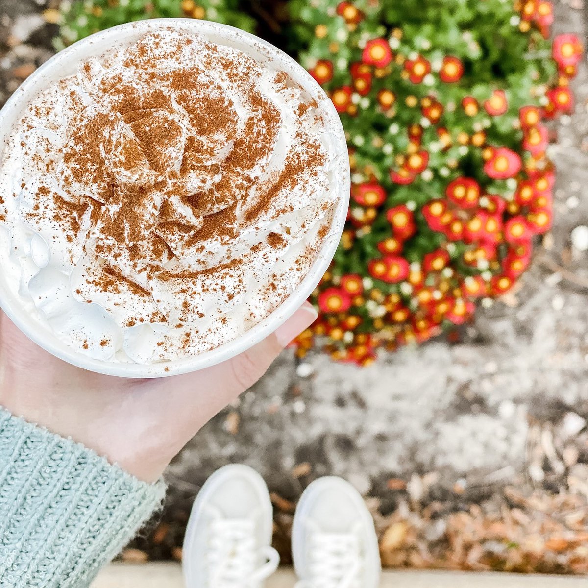 Happy 1st Day of Fall🍁
...
#mustangdining #smsu #chartwellshighered #chartwellscentral #firstdayoffall