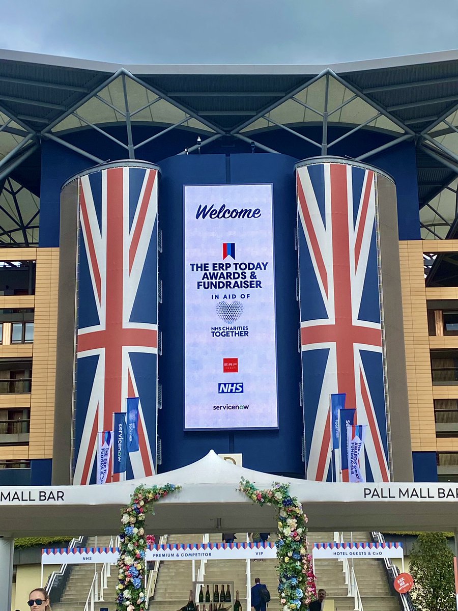 NHSJess's tweet photo. Brilliant day at Ascot, with tech industry organisations, fundraising for @NHSCharities 💙 
33 @RBNHSFT colleagues enjoyed a fun filled day with cricket, F1 and golf simulators, bucking broncos, crazy golf, caricatures, massages. 
Thank you so much to @erp_today for organising https://t.co/v4udaVUSwH