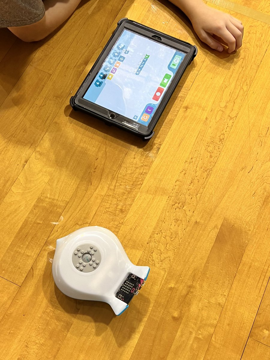 BucksIUSTEAM's tweet image. #MobileFabLab is back in action! We’ve been having a FABulous week @PSDSeylar @PennridgeSD! 4th graders researched what makes #Pennsylvania unique &amp;amp; designed a tile that was cut w @EpilogLaser showing PA’s uniqueness! Then they took Finch on a tour to see the PA sites! #STEMinPA