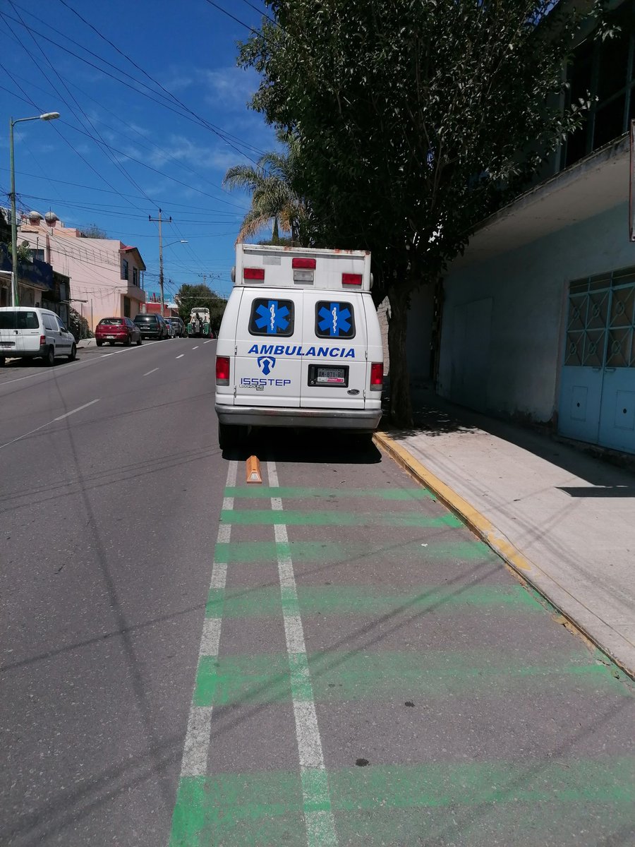abrahamgarcilaz's tweet photo. El dia mundial sin vehículo nos honrra destacar que @ISSSTEP_Puebla apoya interrumpiendo la ciclopista de la 23 pte entre 33 y 35 sur, esperando pedido de Marisqueria La Ola @Gob_Puebla @dirtransitopue @MTGobPue #DiaSinCarro https://t.co/tN3EdtRlUK
