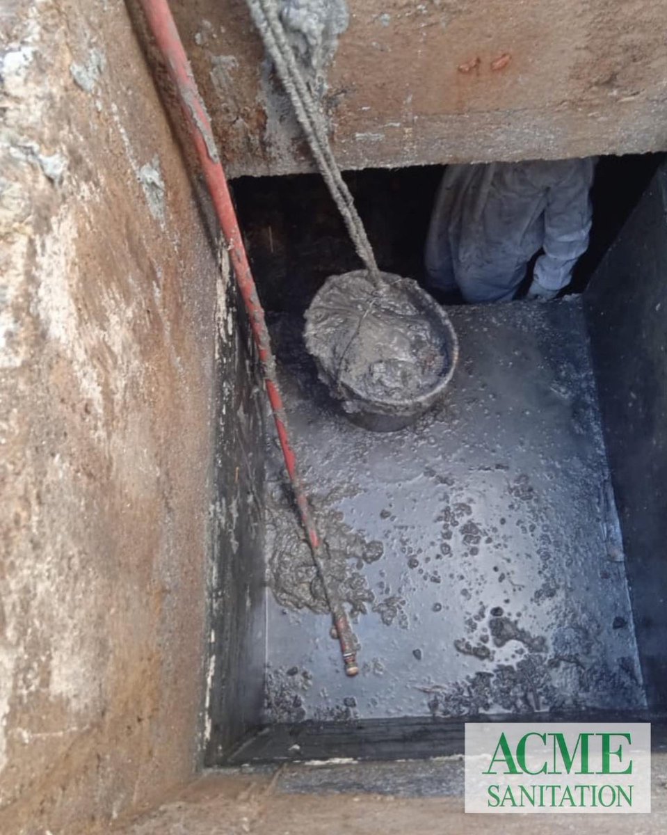 ACMESanitation's tweet photo. What happens when you don’t clean your grease trap 😰

Solid food particles settle at the bottom of the tank converting into a thick hard mass that becomes impossible to clean. This can create blockage in the drainage system. 
#ACMESanitation #greasetrapcleaning #septicsystem https://t.co/dh2917ztZ1