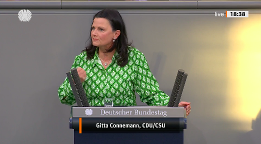 BildungSicher's tweet photo. #CDU vertreten durch @gitta_connemann:
Leider wird erneut eine direkte #Kausalität zwischen den nicht zu leugnenden #Pandemiefolgen bei Kindern und Jugendlichen und #Distanzlernen #Masken etc. hergestellt und dies mit der #COPSY-Studie "belegt".
2/ https://t.co/YfITrwtnGx