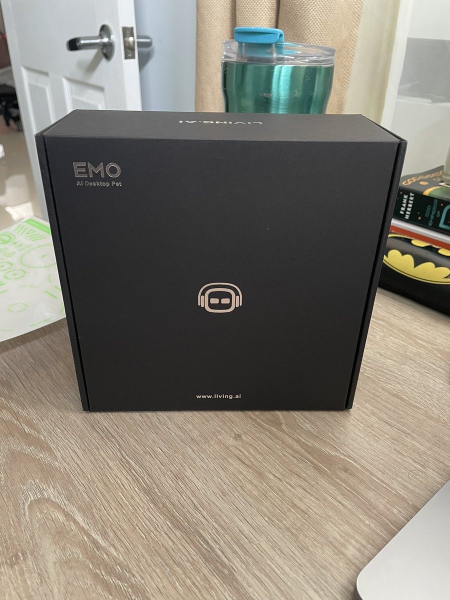 ipassai's tweet photo. Xmas got a bit early this year #emolivingai https://t.co/2mku2F1RNe